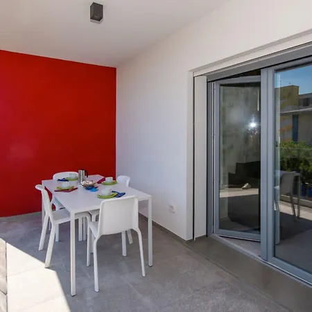 Lägenhet One Life Suites-7 By Interhome
